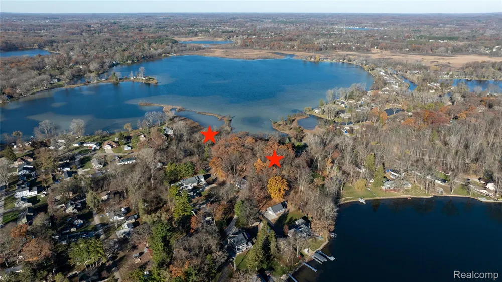 10239 Kress Road Pinckney Village, MI 48169