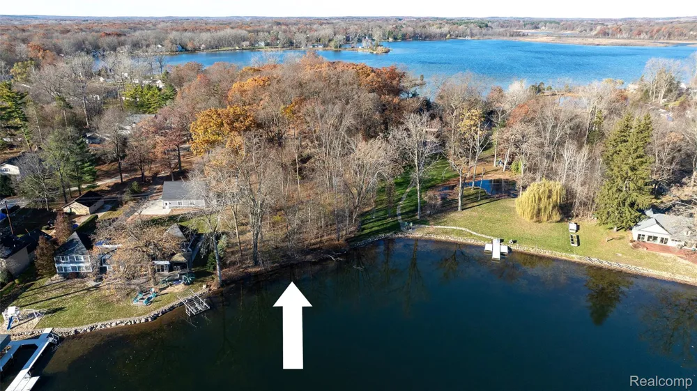 10239 Kress Road Pinckney Village, MI 48169