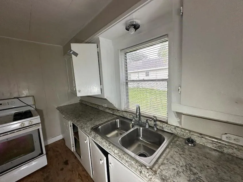 202 E Phillips Street Arp, TX 75750