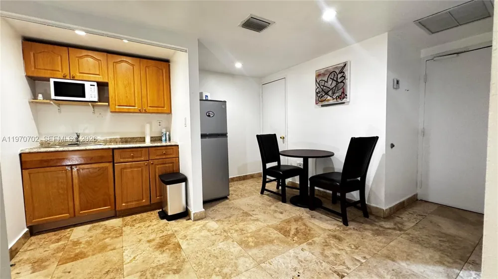 999 Brickell Bay Dr #303 Miami, FL 33131