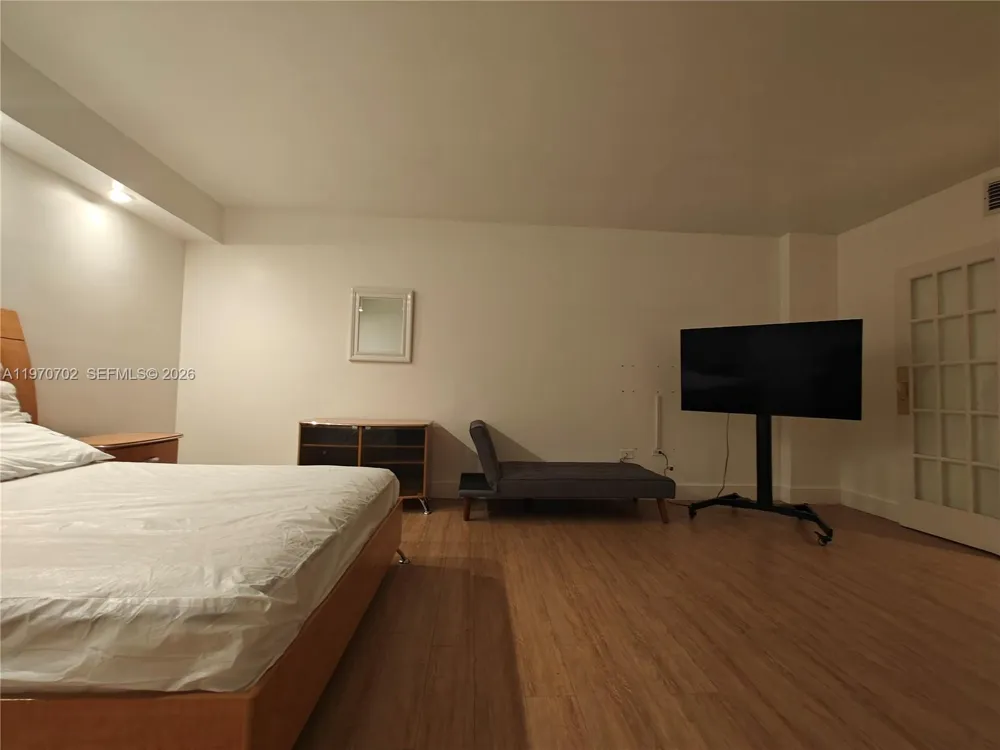 999 Brickell Bay Dr #303 Miami, FL 33131