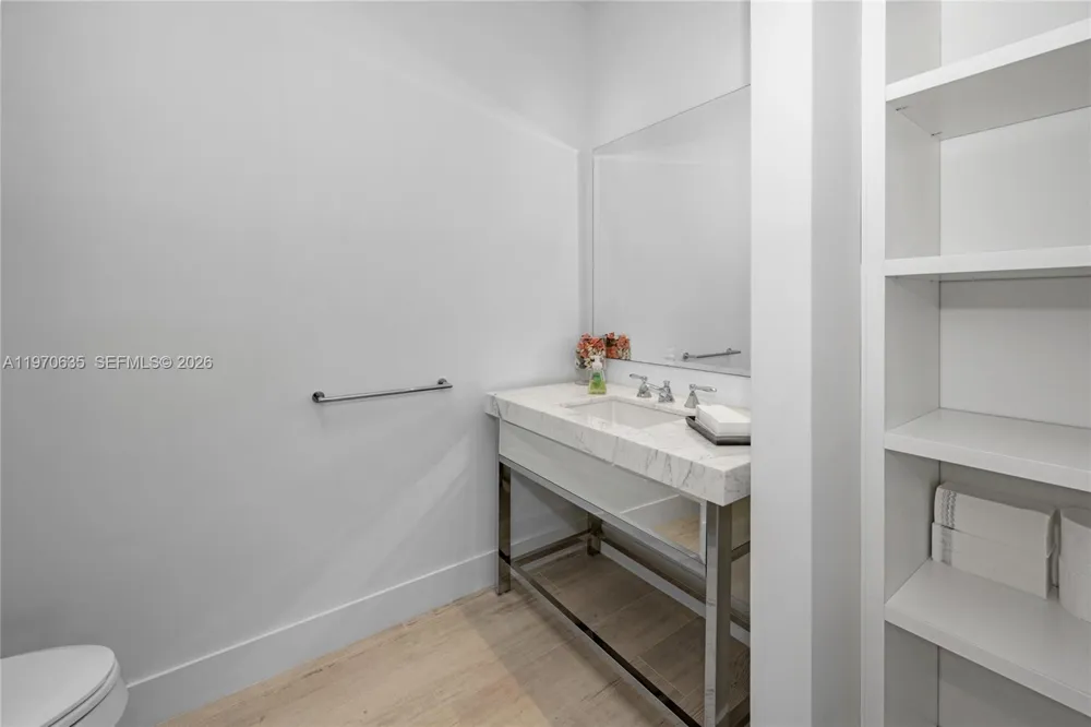 17475 Collins Ave #1201 Sunny Isles Beach, FL 33160