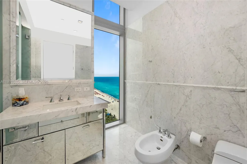 17475 Collins Ave #1201 Sunny Isles Beach, FL 33160