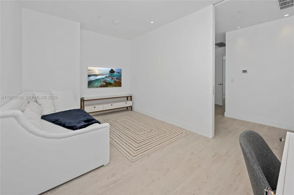 17475 Collins Ave #1201 Sunny Isles Beach, FL 33160