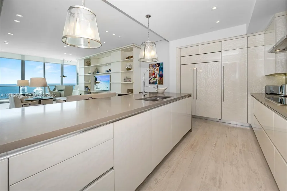 17475 Collins Ave #1201 Sunny Isles Beach, FL 33160