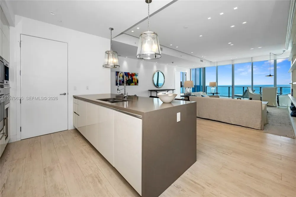 17475 Collins Ave #1201 Sunny Isles Beach, FL 33160