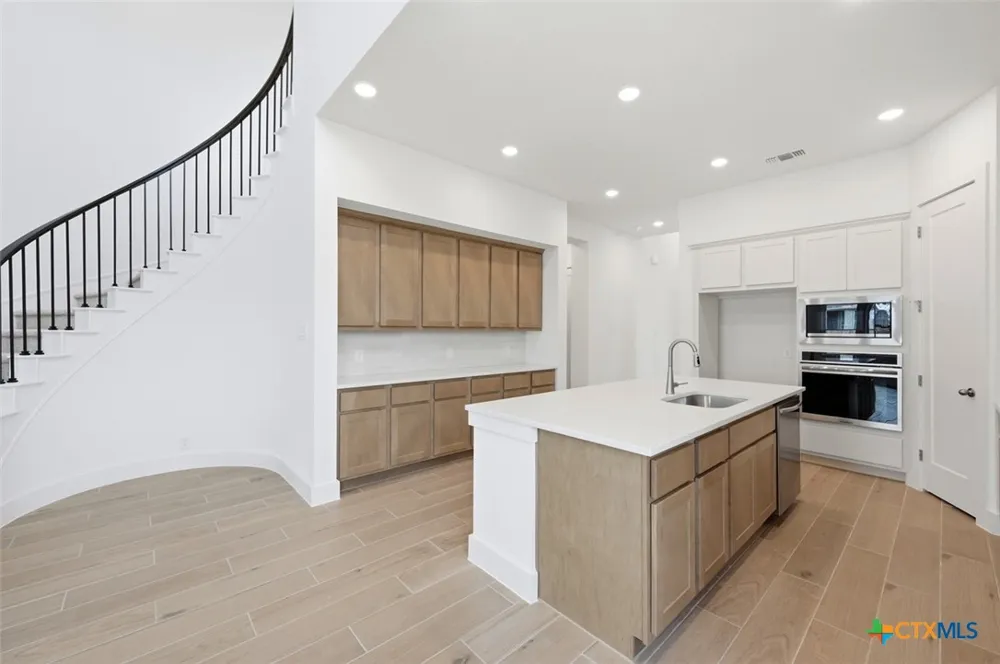 2558 High Ground San Antonio, TX 78245