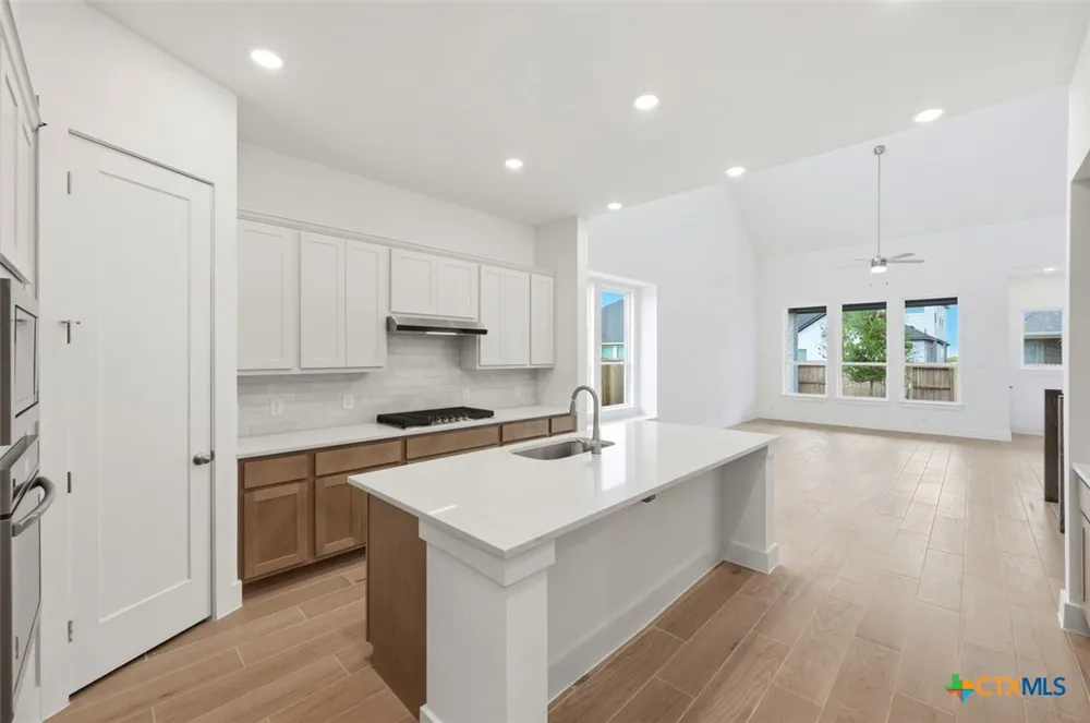 2558 High Ground San Antonio, TX 78245