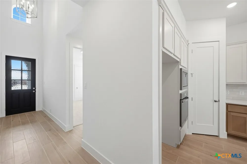 2558 High Ground San Antonio, TX 78245