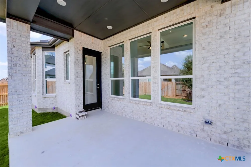 2558 High Ground San Antonio, TX 78245