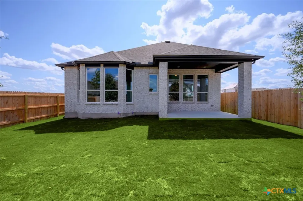 2558 High Ground San Antonio, TX 78245