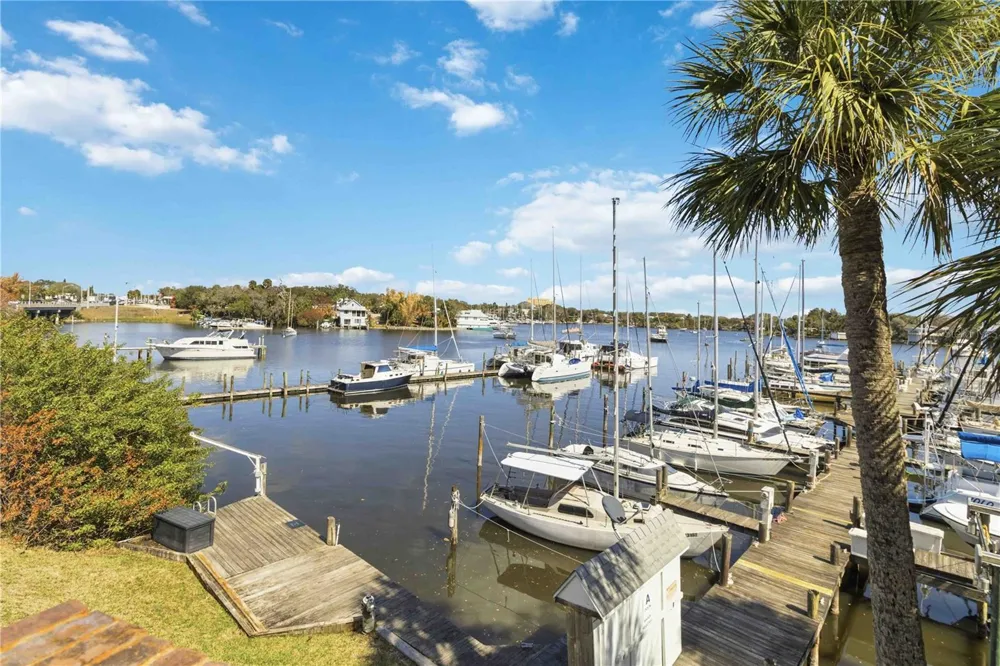 905 HARBOR CITY BOULEVARD #204 Melbourne, FL 32935
