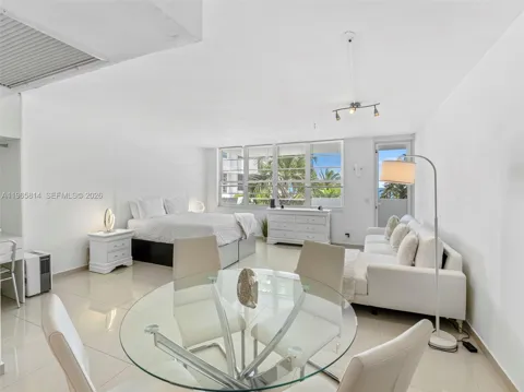 100 Lincoln Rd #417