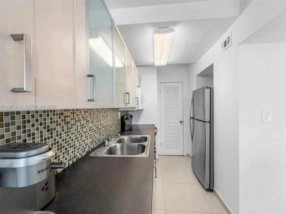 100 Lincoln Rd #417 Miami Beach, FL 33139