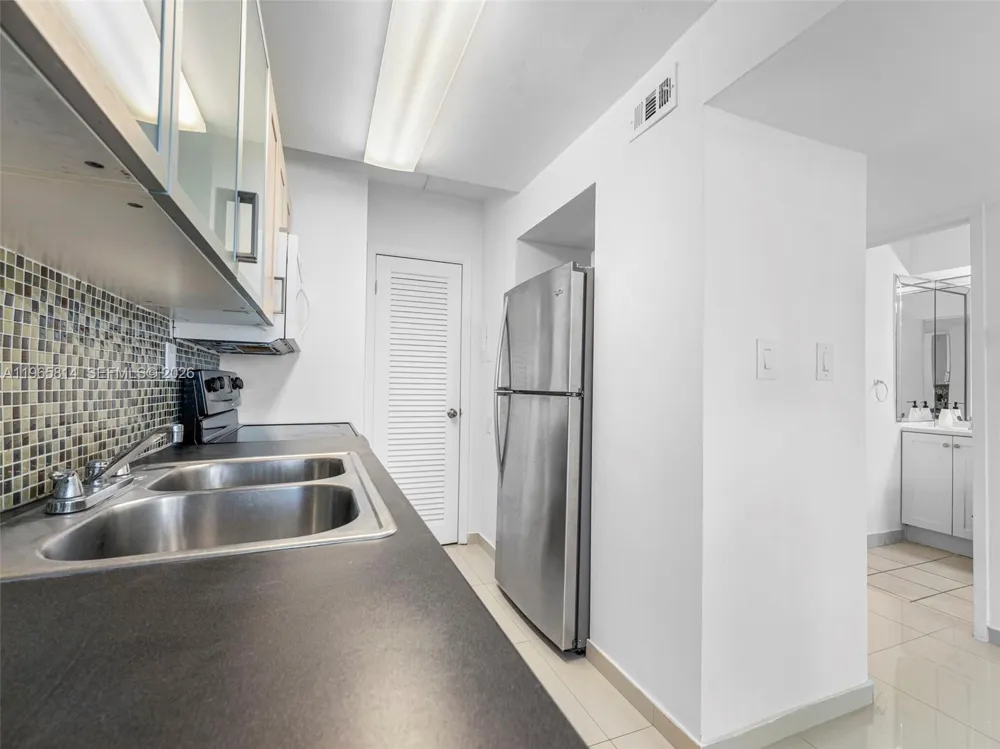 100 Lincoln Rd #417 Miami Beach, FL 33139