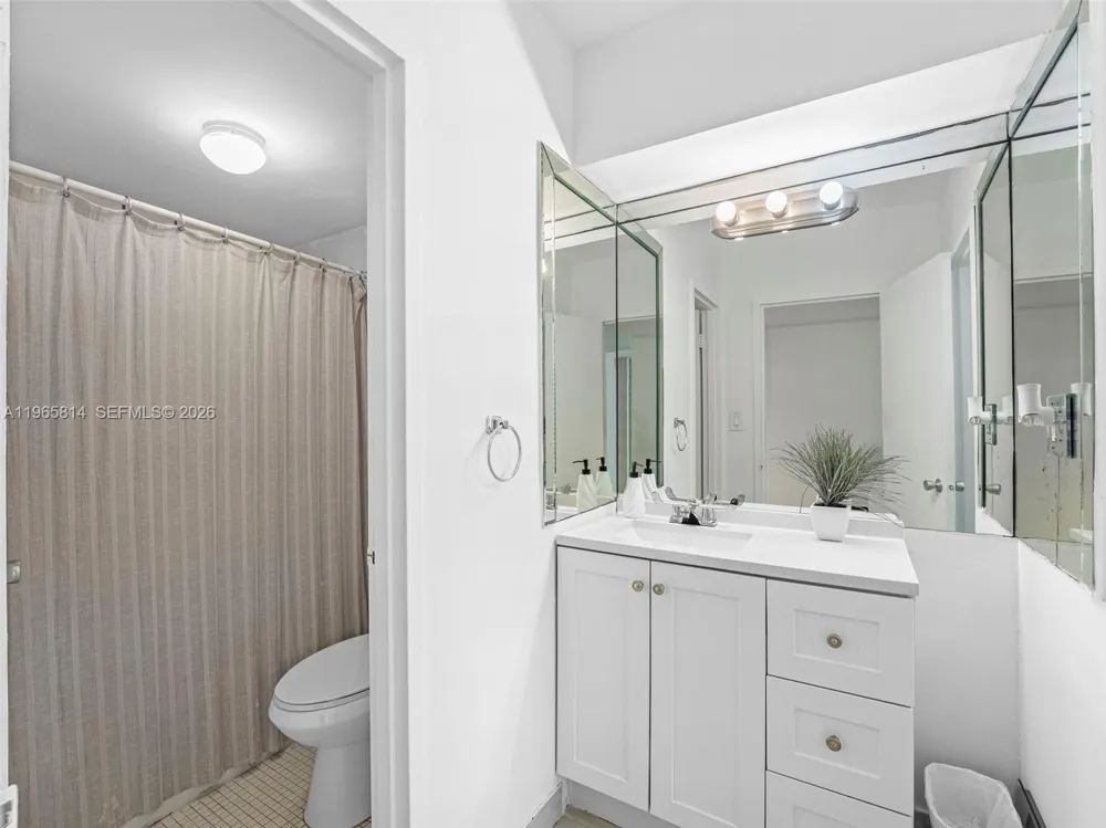 100 Lincoln Rd #417 Miami Beach, FL 33139