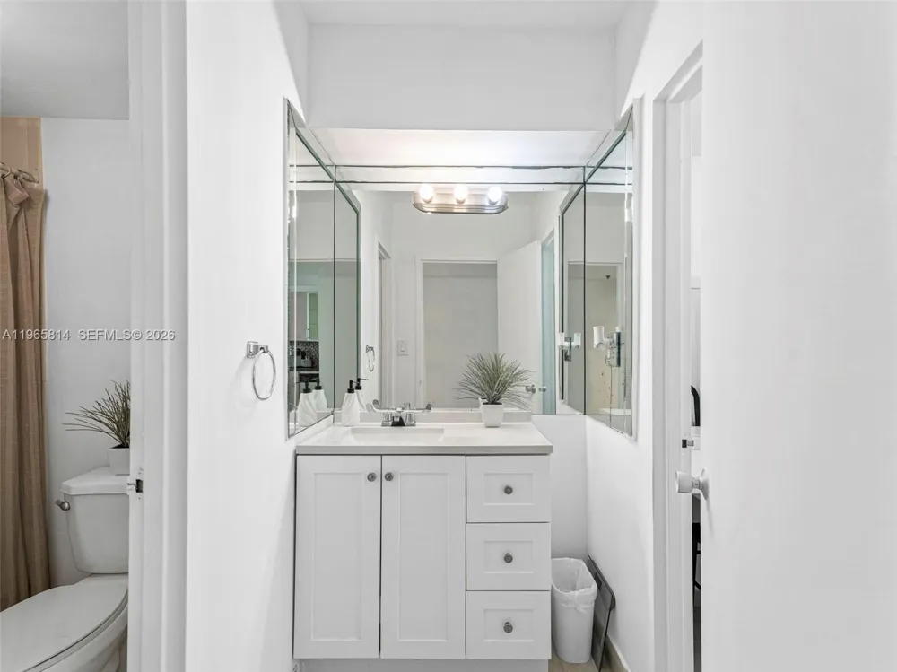 100 Lincoln Rd #417 Miami Beach, FL 33139
