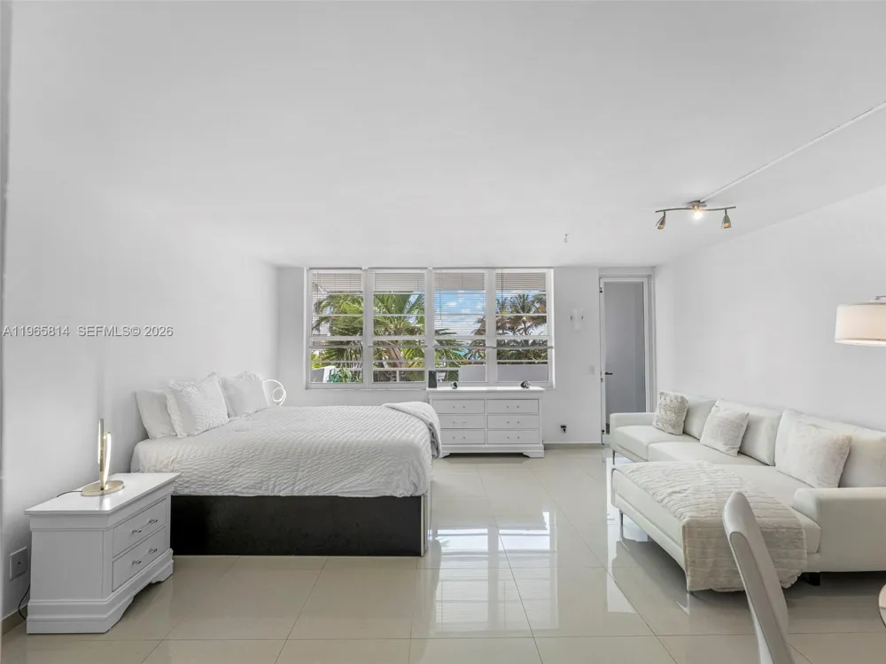 100 Lincoln Rd #417 Miami Beach, FL 33139