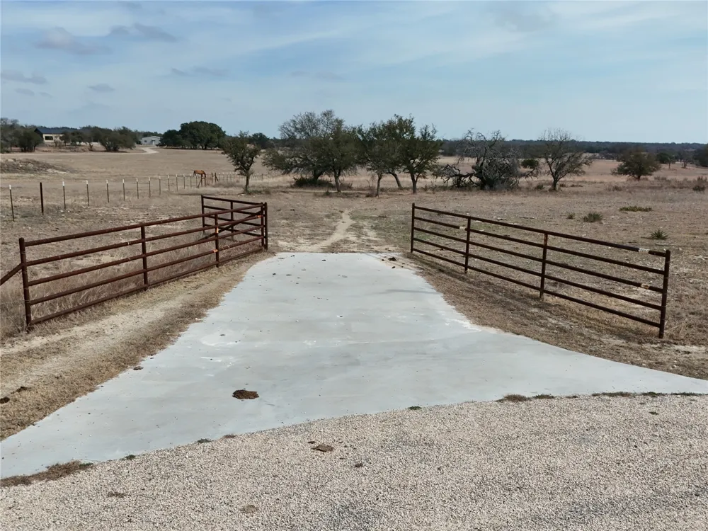 58 Bryce Trail Briggs, TX 78608