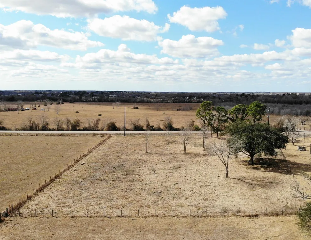 11719 Pursley Boulevard Iowa Colony, TX 77583