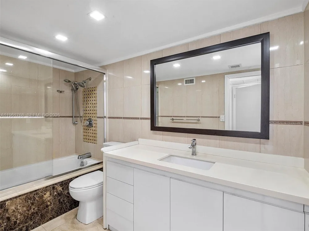 900 Bay Dr #1012 Miami Beach, FL 33141