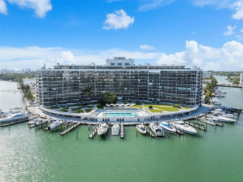 900 Bay Dr #1012 Miami Beach, FL 33141