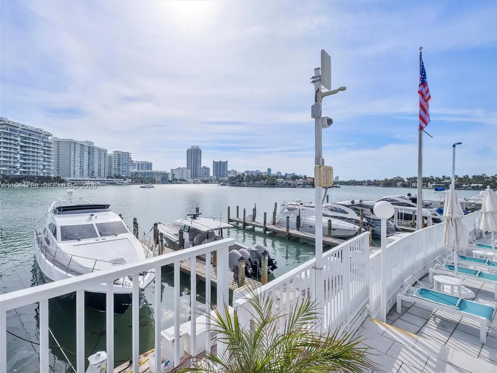 900 Bay Dr #1012 Miami Beach, FL 33141