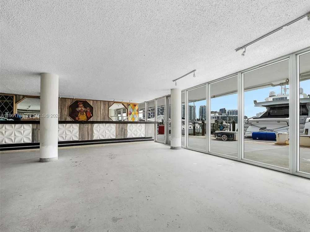 900 Bay Dr #1012 Miami Beach, FL 33141