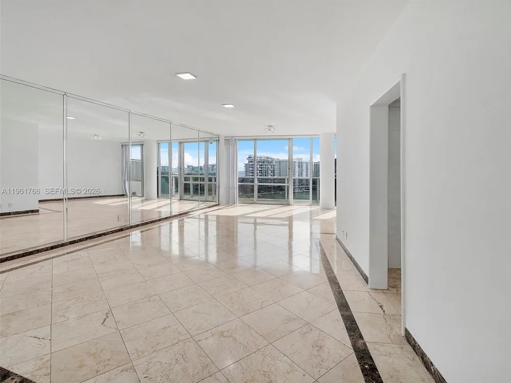 900 Bay Dr #1012 Miami Beach, FL 33141
