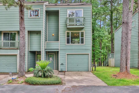 142 Villa Way
