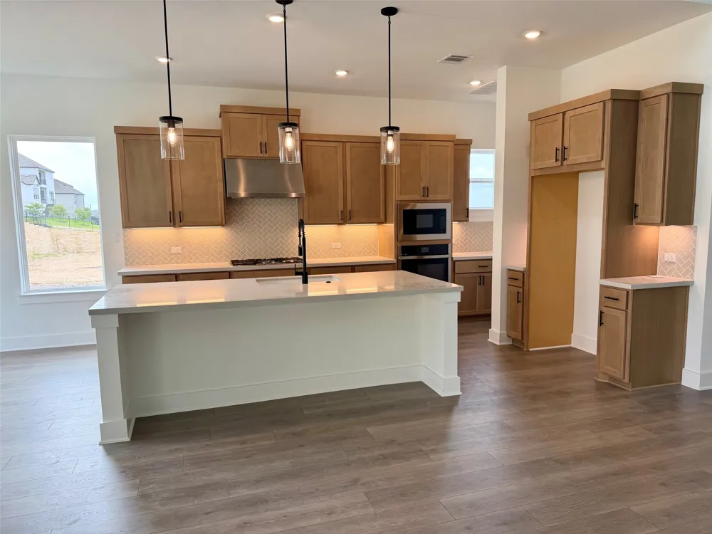 5133 Colombo View Leander, TX 78641