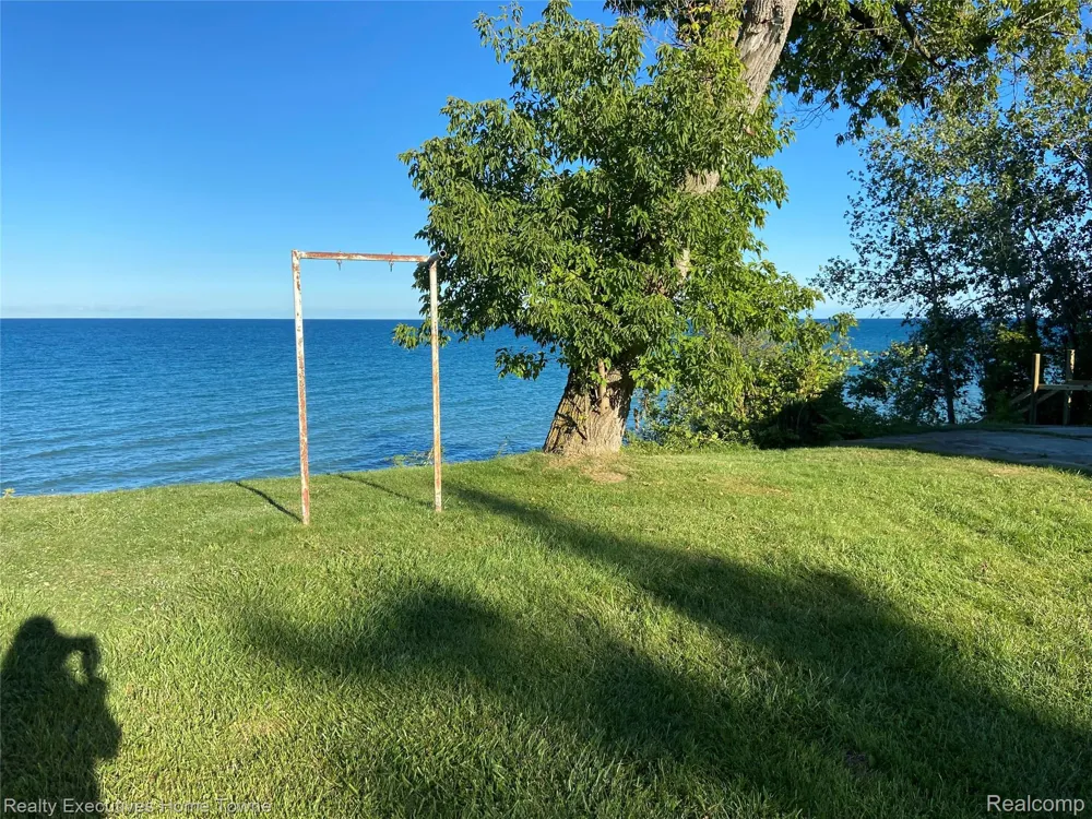 2255 Lakeshore Road Sanilac Township, MI 48401