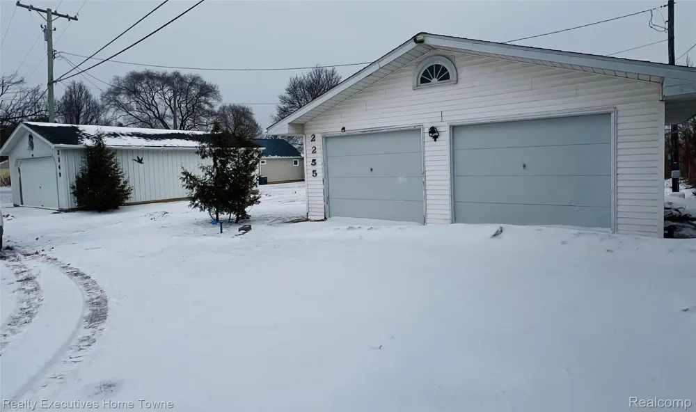 2255 Lakeshore Road Sanilac Township, MI 48401