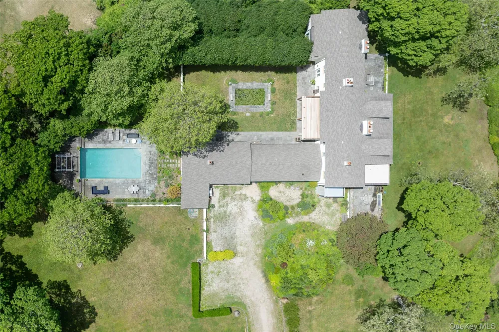 2840 Stars Road East Marion, NY 11939