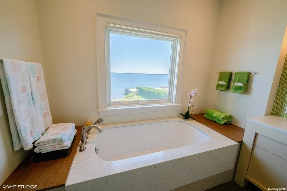 950 Blue Marlin Drive Southold, NY 11971