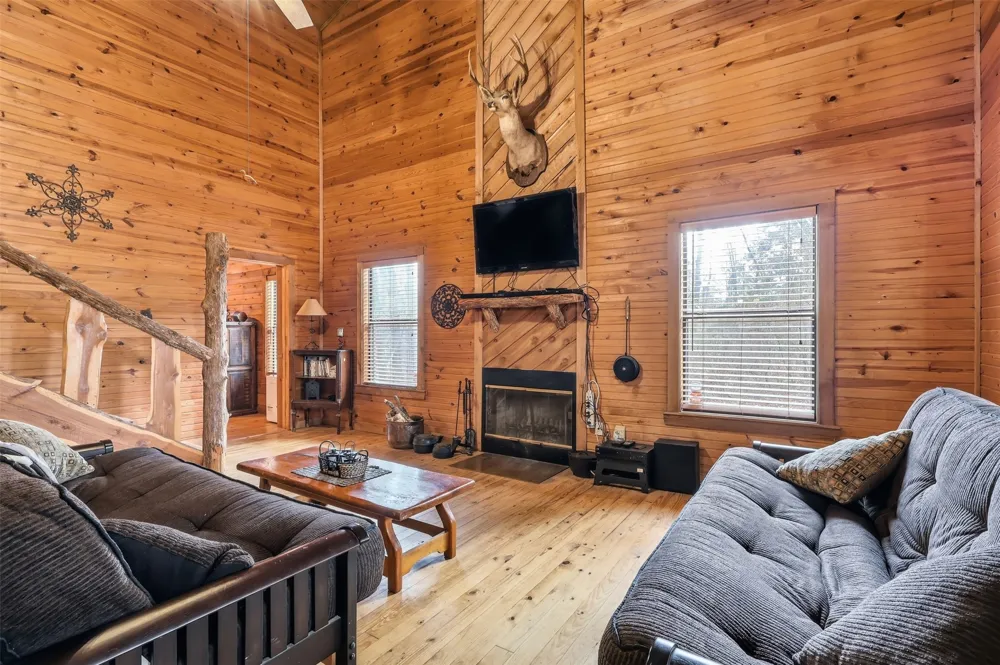 2360 County Road 4660 Winnsboro, TX 75494