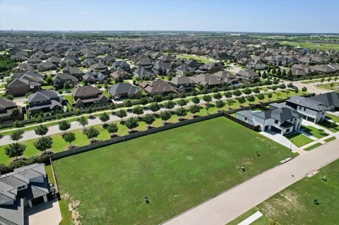 1208 Knoll Crest Drive