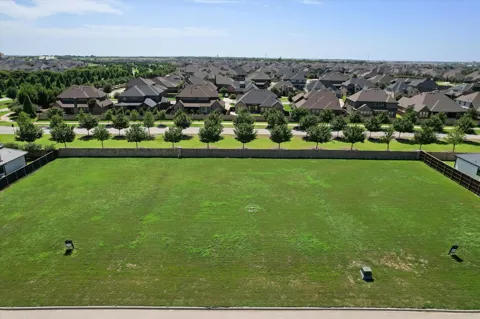 1208 Knoll Crest Drive