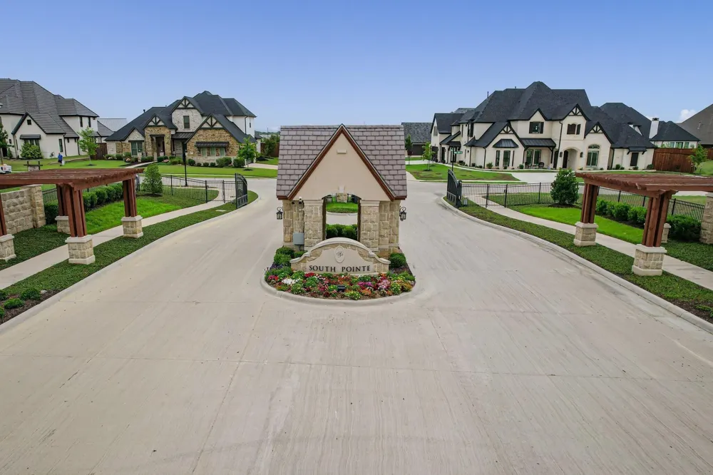 1208 Knoll Crest Drive Mansfield, TX 76063