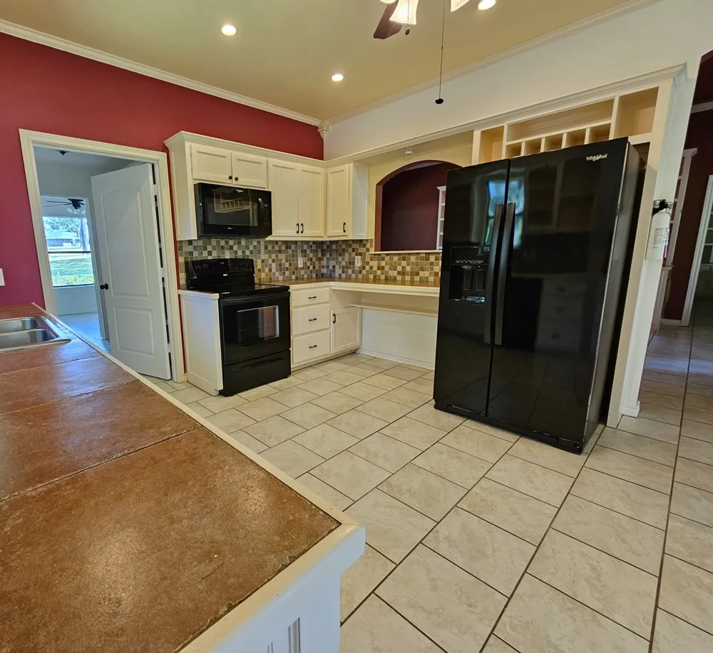 5731 Cape Drive Chandler, TX 75758