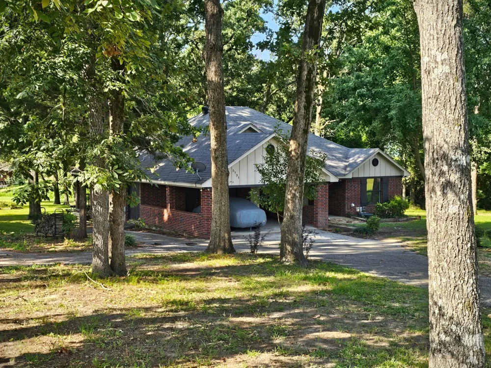 5731 Cape Drive Chandler, TX 75758
