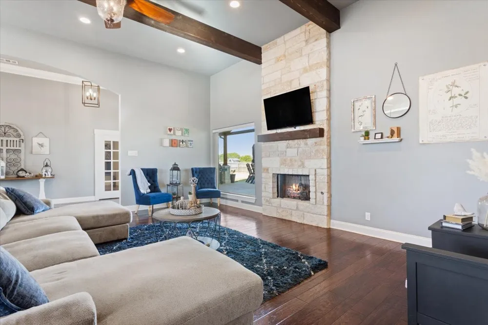 628 Wildflower McGregor, TX 76657