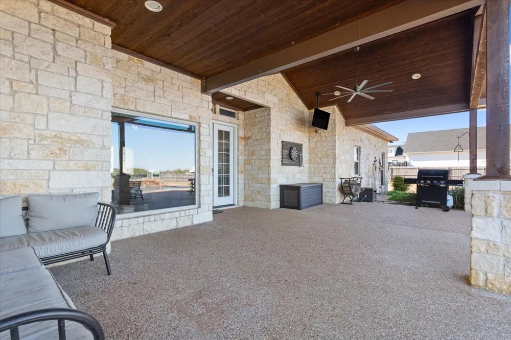628 Wildflower McGregor, TX 76657