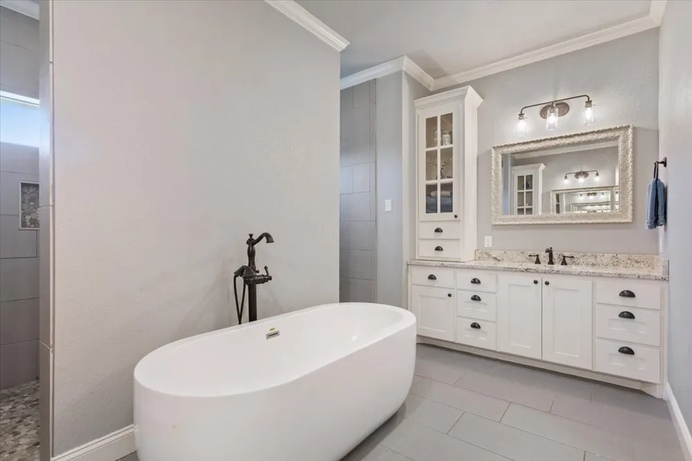 628 Wildflower McGregor, TX 76657