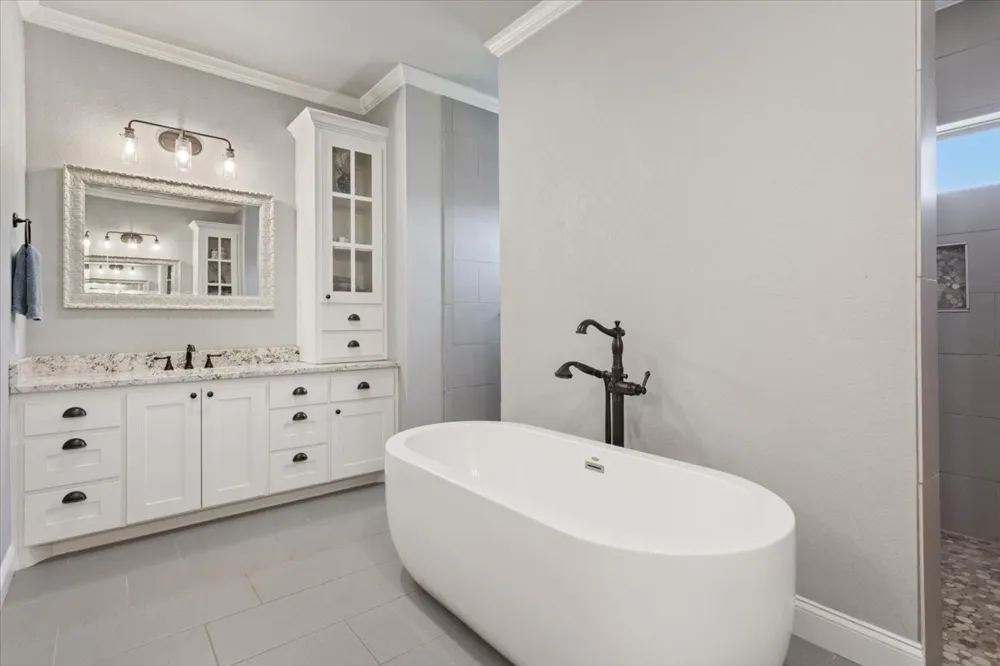628 Wildflower McGregor, TX 76657