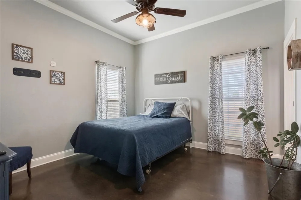 628 Wildflower McGregor, TX 76657