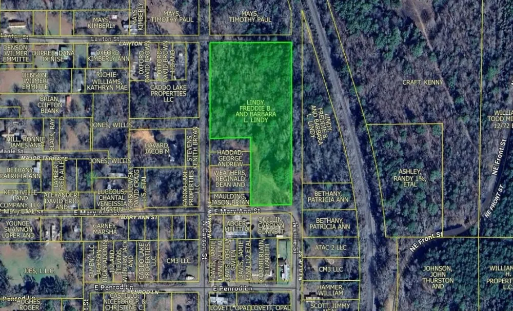 1 E Mary Ann Street Vivian, LA 71082