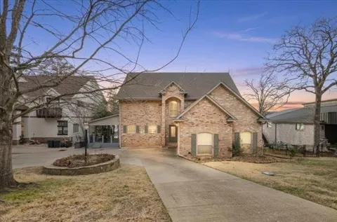 406 Hideaway Lane Central