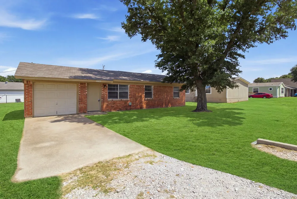 1848 Coral Road Pelican Bay, TX 76020