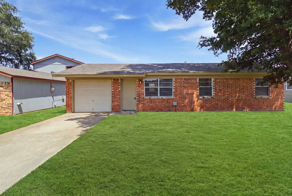 1848 Coral Road Pelican Bay, TX 76020